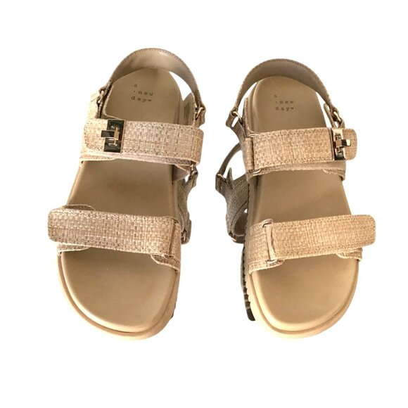 A New Day Womens Textured Beige Sandals Size 9.5 Adjustable Straps Comfortable F - Picture 2 of 7